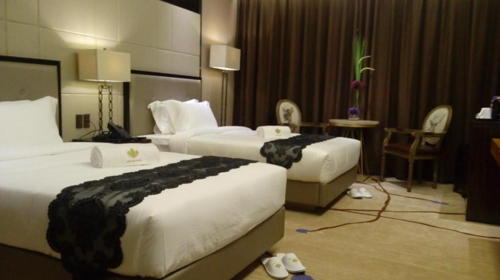 Lotus Blu Hotel Легазпи Екстериор снимка