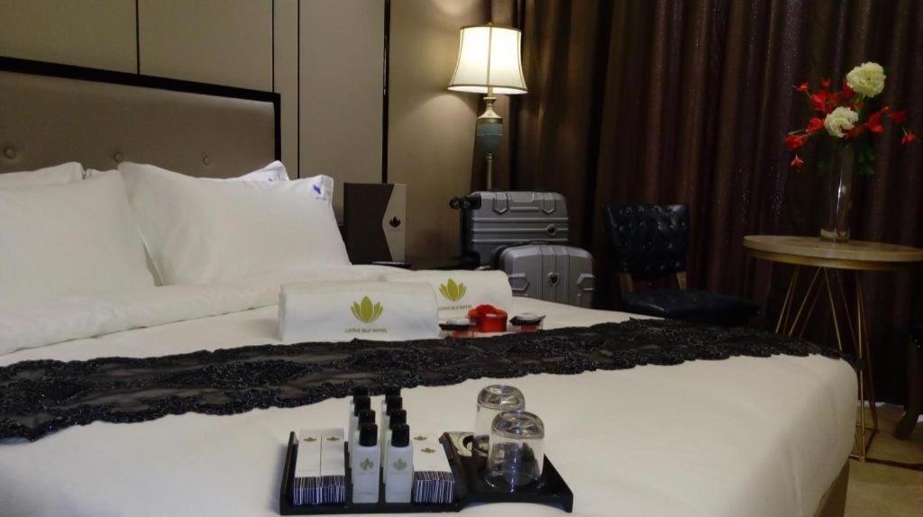 Lotus Blu Hotel Легазпи Екстериор снимка