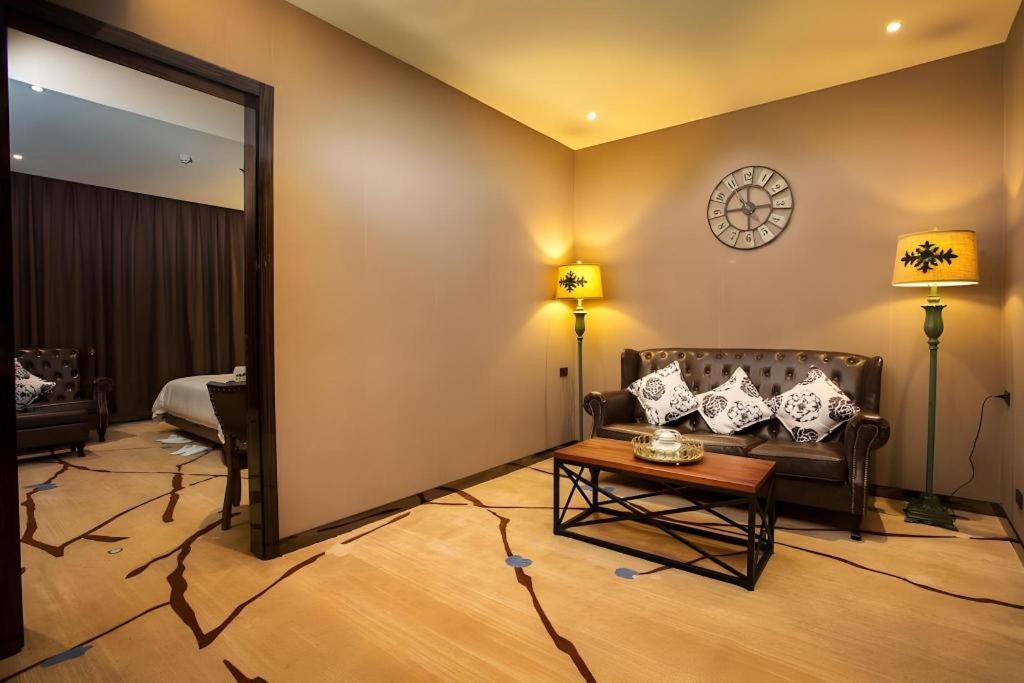 Lotus Blu Hotel Легазпи Екстериор снимка