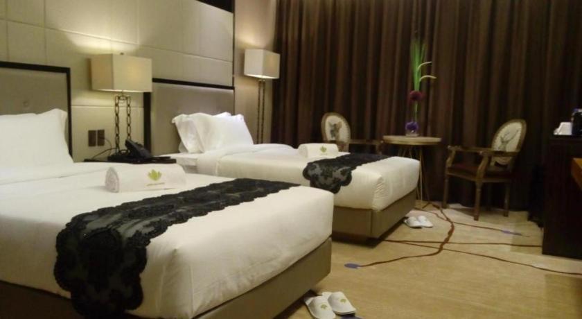 Lotus Blu Hotel Легазпи Екстериор снимка