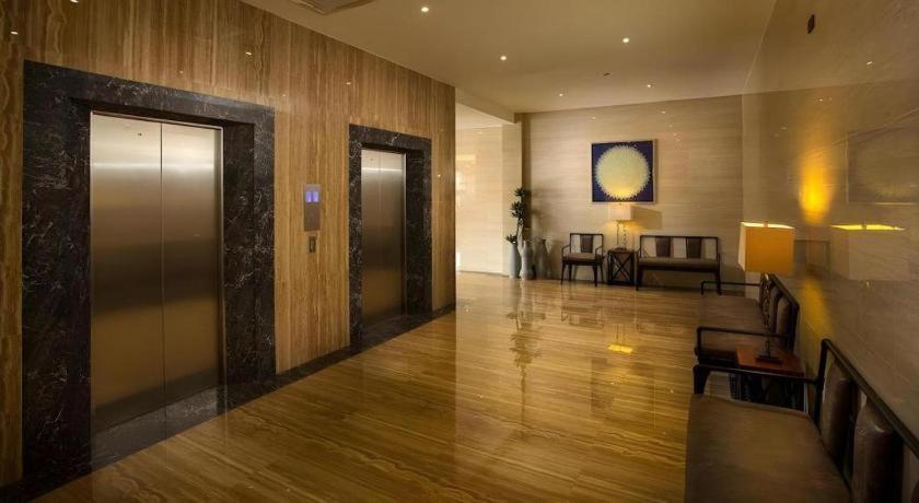 Lotus Blu Hotel Легазпи Екстериор снимка