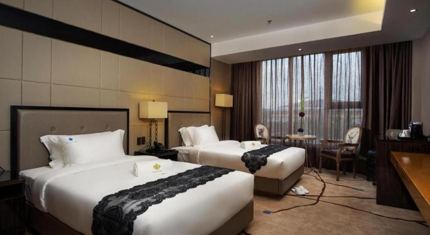 Lotus Blu Hotel Легазпи Екстериор снимка